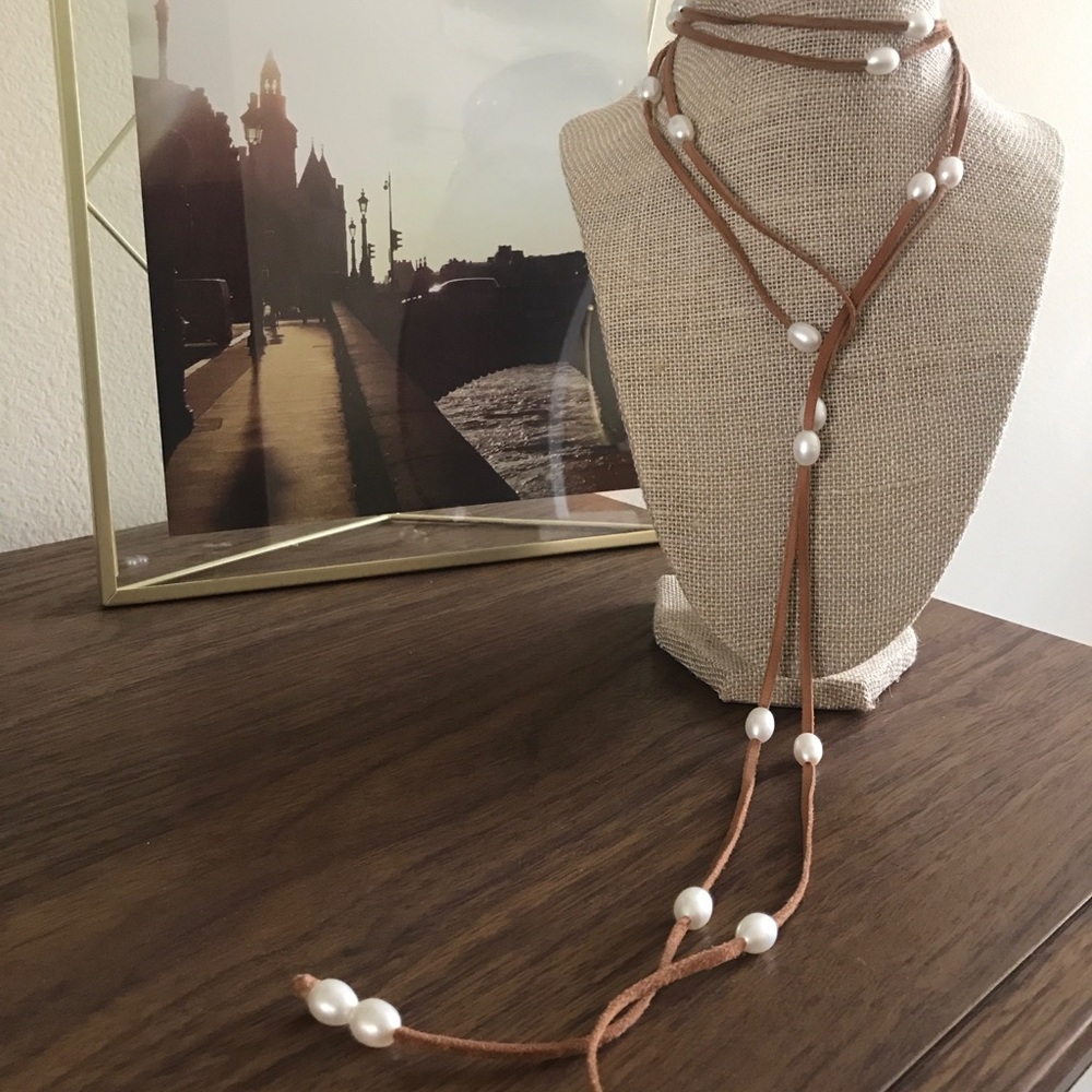 Genuine Australian South Sea pearl & leather